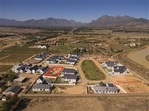 701 m² Land available in Paarl