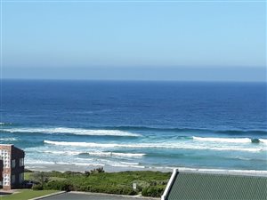 530 m² Land available in Pienaarstrand