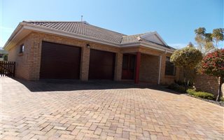 3 Bedroom House in Loerie Park