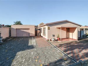3 Bed House in Sanddrift