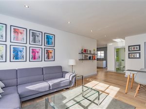 2 Bed Apartment in Vredehoek