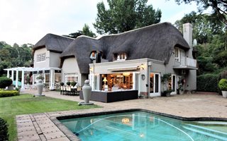 6 Bedroom House in Wembley