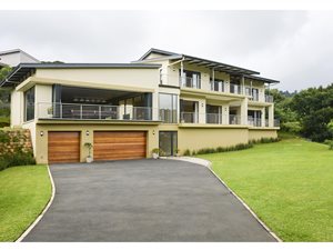 4 Bedroom House in Victoria Country Club Estate