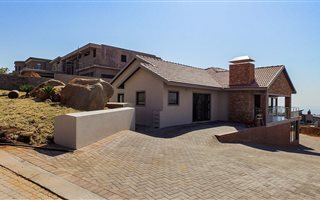 4 Bedroom House in Cashan