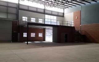 574 m² Industrial space in Louwlardia