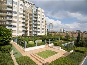 2 Bed Apartment in Benmore Gardens