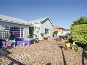5 Bed House in Bodorp