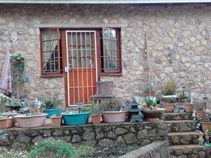 1 Bed Garden Cottage in Hillcrest Central