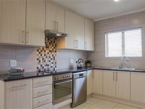 3 Bedroom Apartment in Paulshof