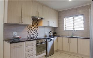 3 Bedroom Apartment in Paulshof