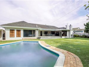 4 Bed House in Lochnerhof