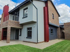 3 Bed Duplex in Doornpoort and surrounds