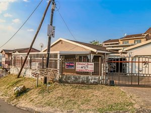 3 Bed House in Shallcross