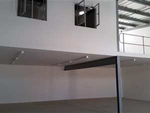 273 m² Industrial space in Briardene
