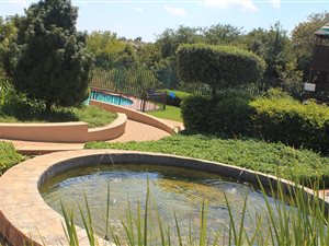 1000 m² Land available in Rietvlei Heights Country Estate