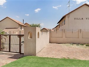 3 Bed Townhouse in Halfway House