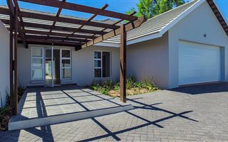 3 Bedroom House in Waterkloof