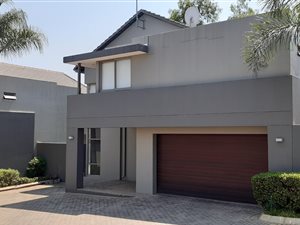 3 Bed Townhouse in Menlo Park