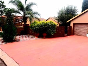 3 Bed House in Thatchfield