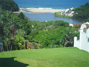 560 m² Land available in Port Edward