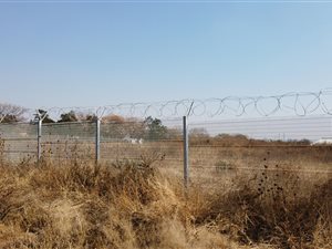 2.2 ha Land available in Linbro Park