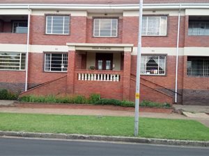 2 Bed Apartment in Selection Park