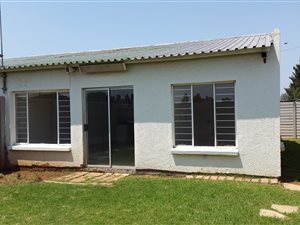 2 Bed Garden Cottage in Bredell AH
