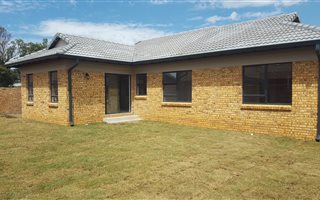 3 Bedroom House in Nortons Home Estate