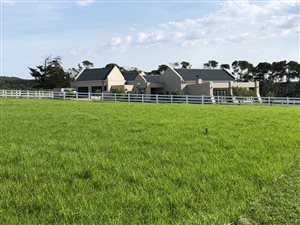 2400 m² Land available in Kabeljous