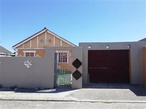 3 Bed House in Mitchells Plain Central