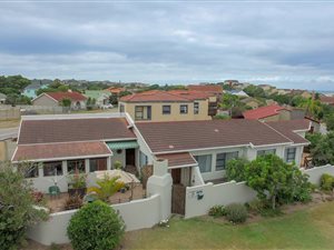 3 Bed House in Aston Bay