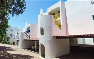 3 Bedroom Apartment in Shakas Rock