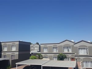 3 Bed Apartment in Roodekrans