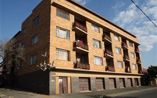 2 Bedroom Apartment in Troyeville