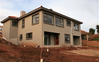 4 Bedroom House in Hartenbos Heuwels
