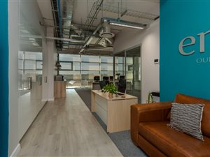 82 m² Office Space in Paarl