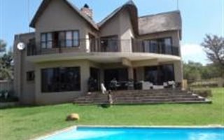 4 Bedroom House in Leeuwfontein
