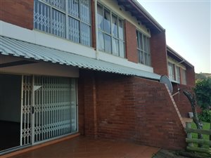 3 Bed Apartment in Freeland Park