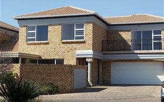 3 Bedroom Cluster in Bartlett