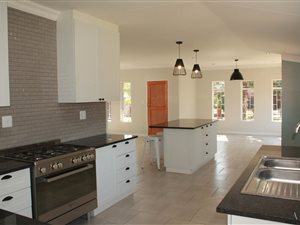 5 Bed House in Tileba