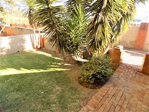 2 Bed Apartment in Florida Glen