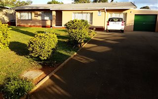 3 Bedroom House in Athlone Park