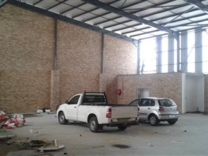 875 m² Retail Space in North Riding