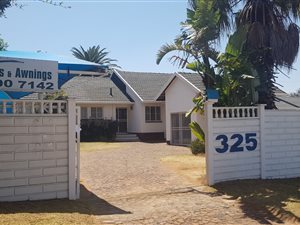 991 m² Land available in Ontdekkers Park