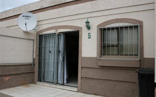 2 Bedroom Flat in Wavecrest