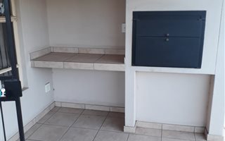 2 Bedroom Apartment in Modelpark