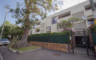 3 Bedroom Apartment in Harfield Village