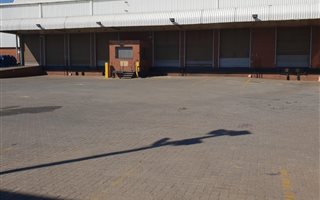 2700 m² Industrial space in Spartan
