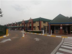 415 m² Commercial space in Lynnwood Manor