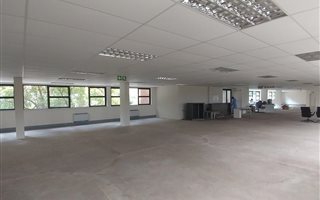 592 m² Office Space in Houghton Estate